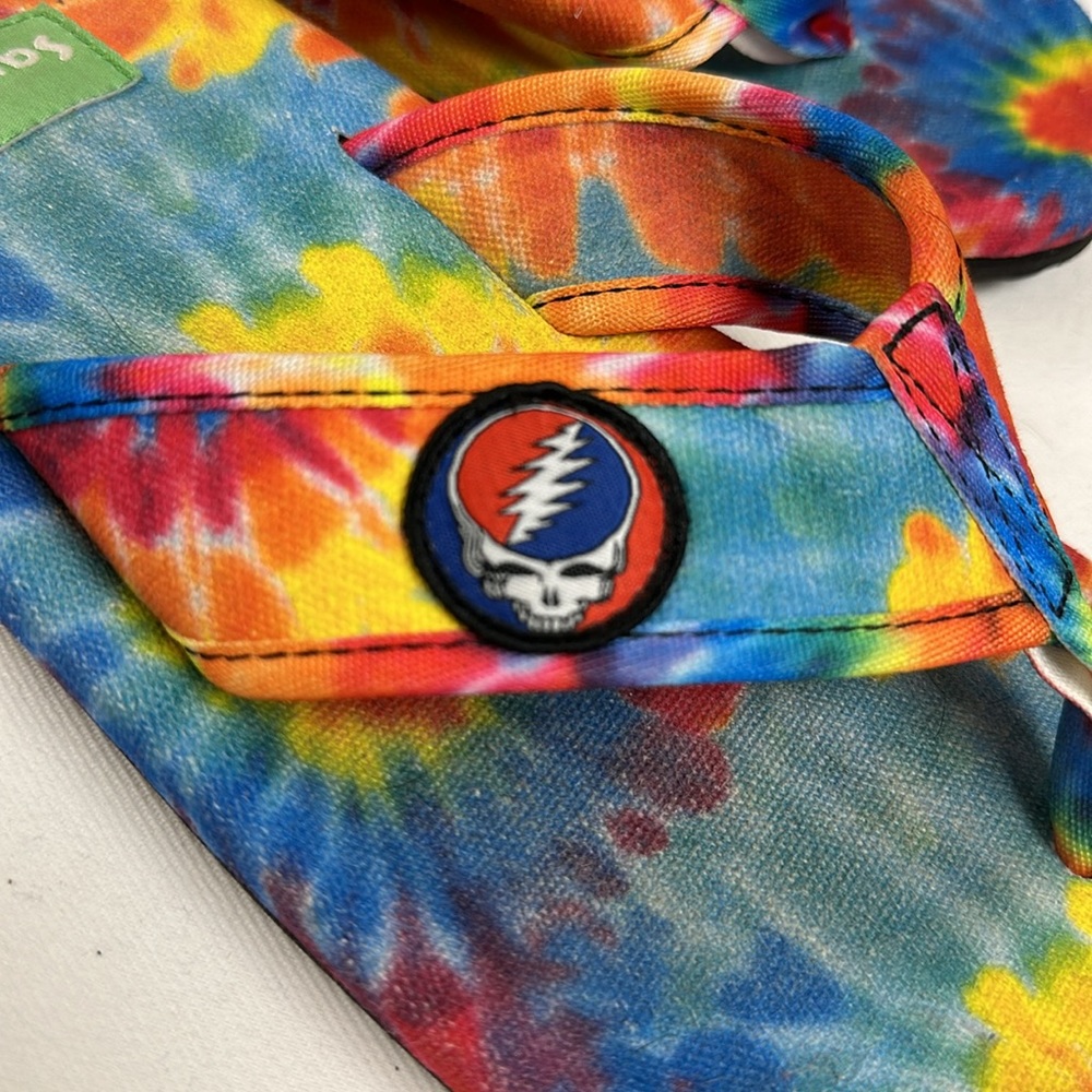 SANUK Grateful Dead flip flops rainbow tie dye pre owned great conditon